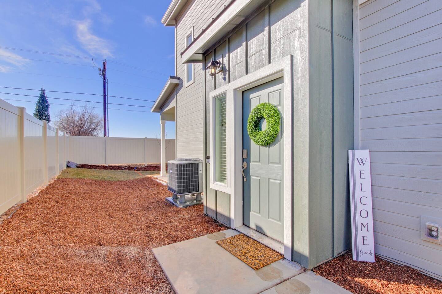 fresh-townhome-in-nampa-idaho-with-3-bedrooms/