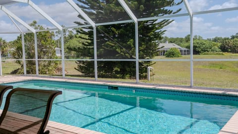 Maria Maria Vacation Home | Heated Pool | Lake view