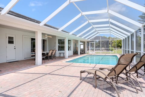 Maria Maria Vacation Home | Heated Pool | Lake view