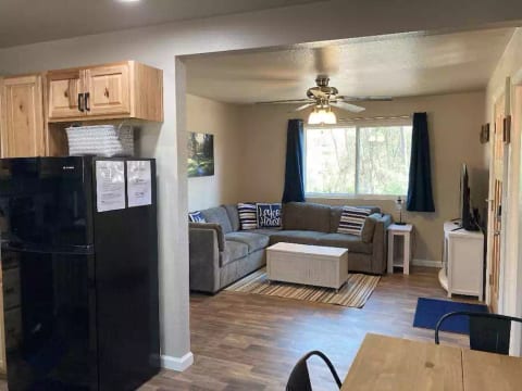 3R Lake House Suite