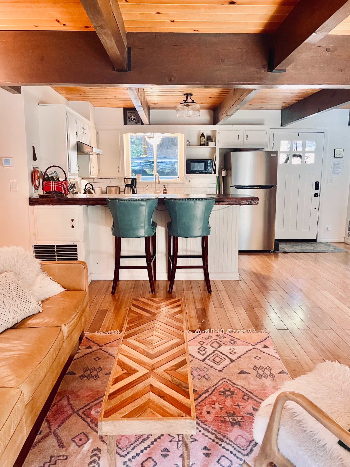 forest-escape-soaker-tub-firepit-lake-rights/