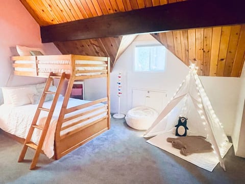 Forest Escape • Soaker Tub • Firepit • Lake Rights