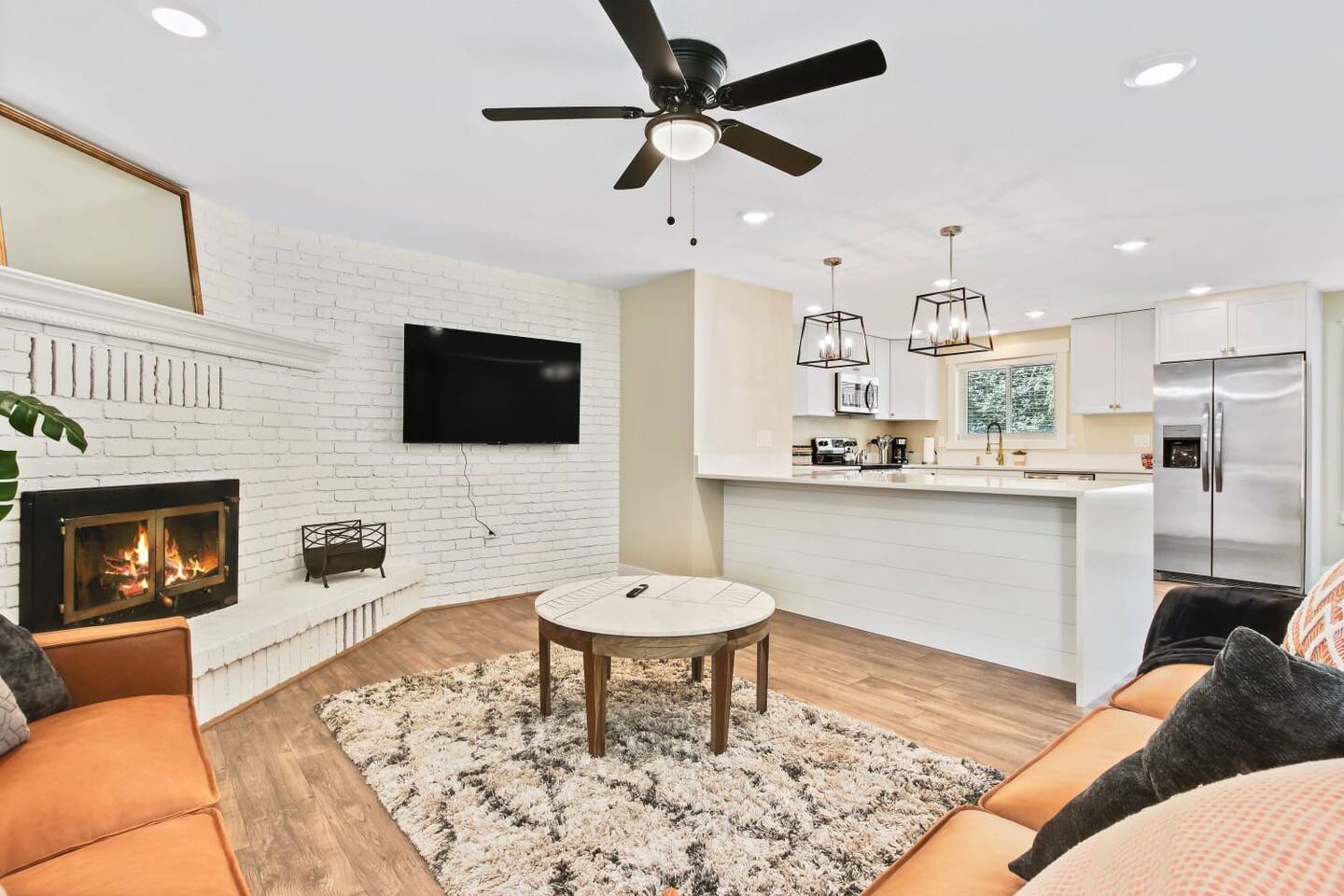 stunning-golf-course-retreat-4br-home/