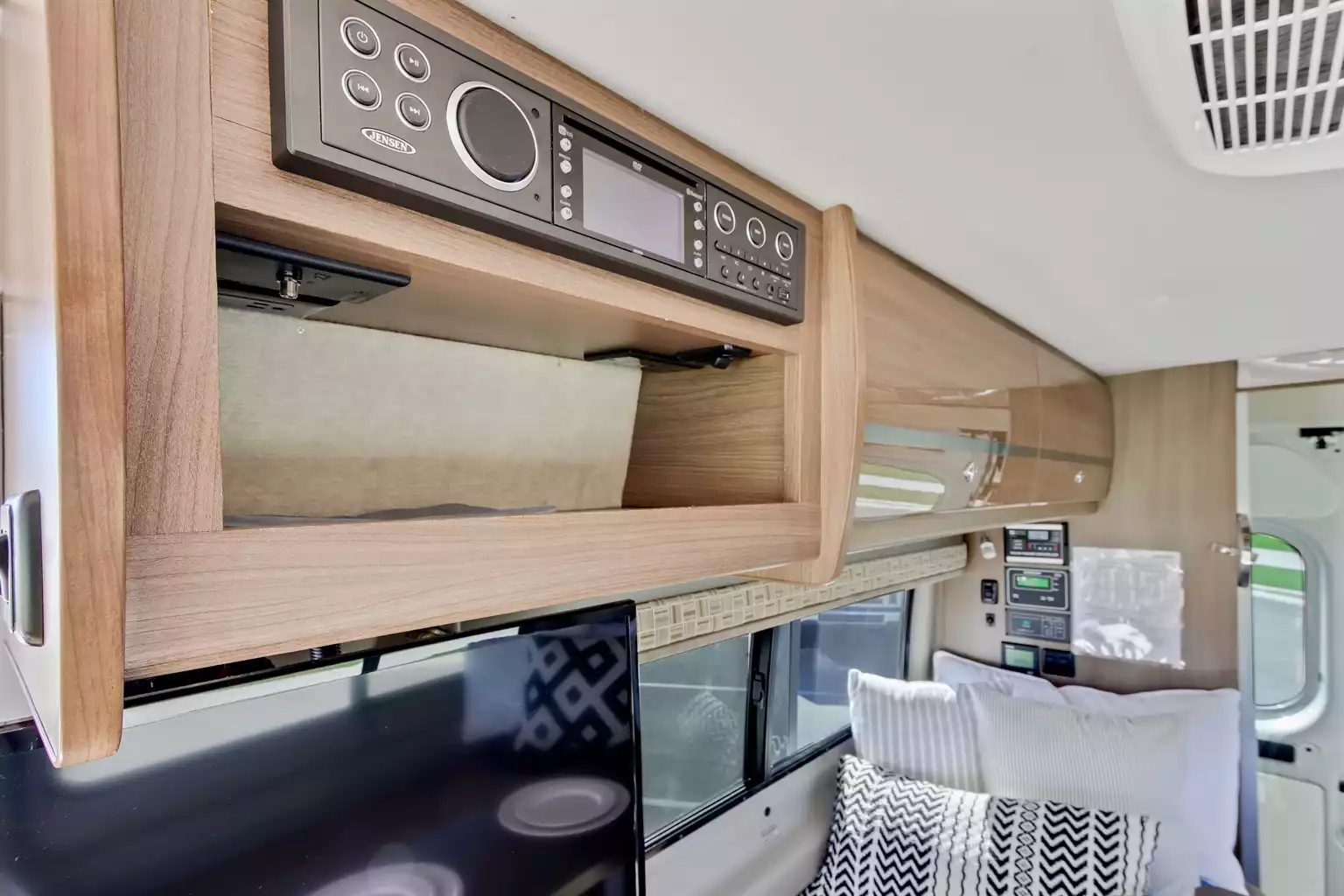 winnebago-travato-59k-class-b-rv/