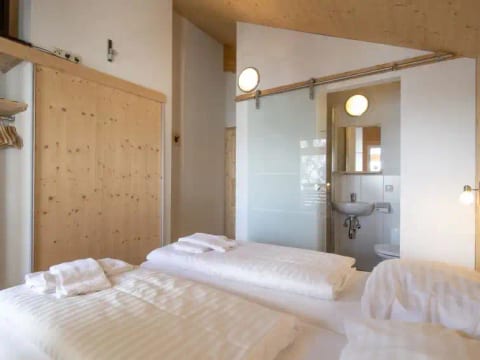 #11 mit IR-Sauna & Sprudelwanne Innen