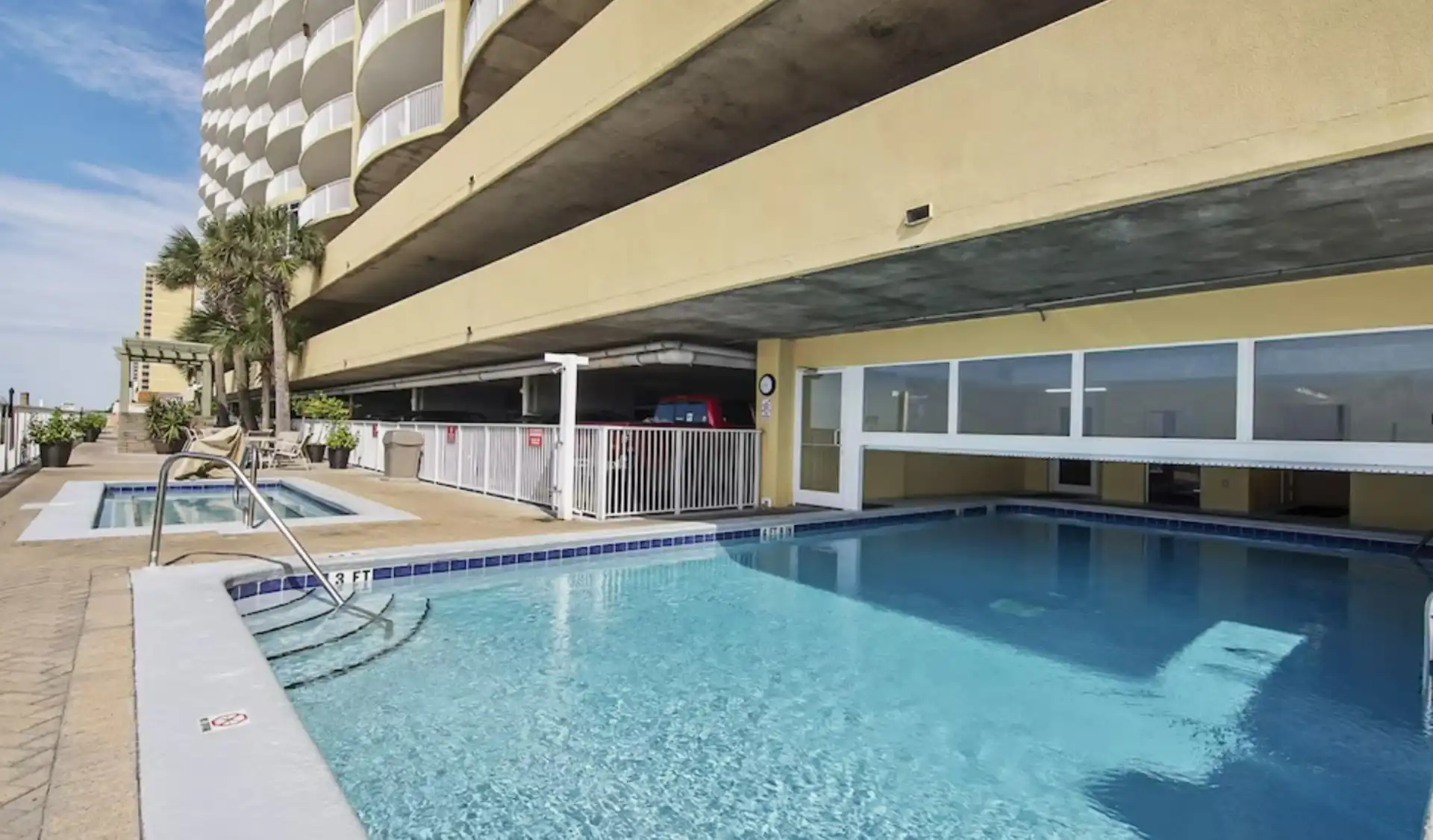 Indoor/outdoor pool
