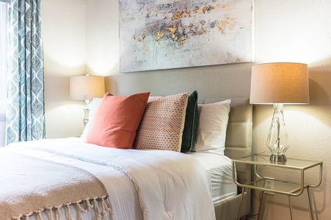 Spacious & Stylish Stay – Lux Great Rate