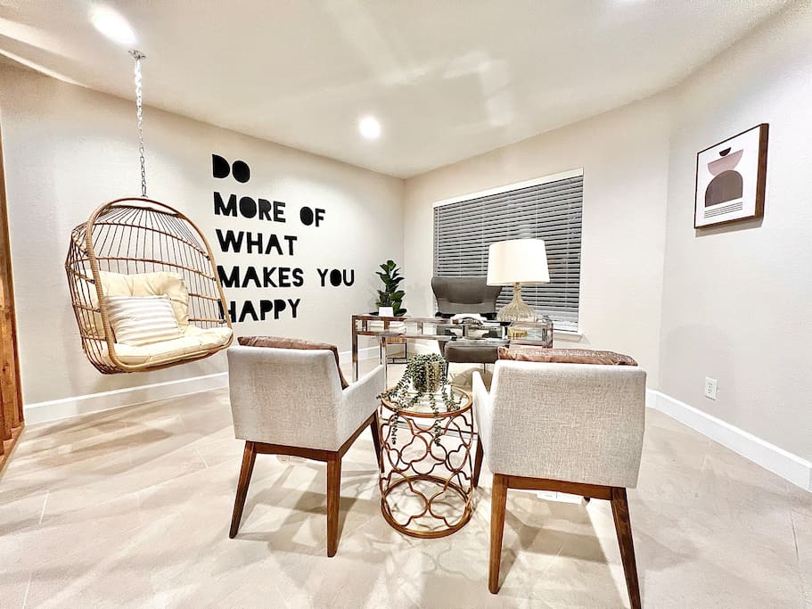 4BR Family Oasis | Prime Location, Fast Wi-Fi-TCF - Converse