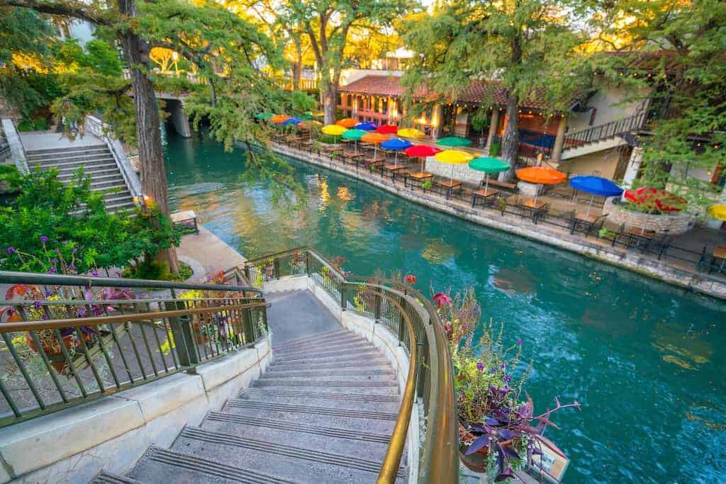 4BR Family Oasis | Prime Location, Fast Wi-Fi-TCF - Converse