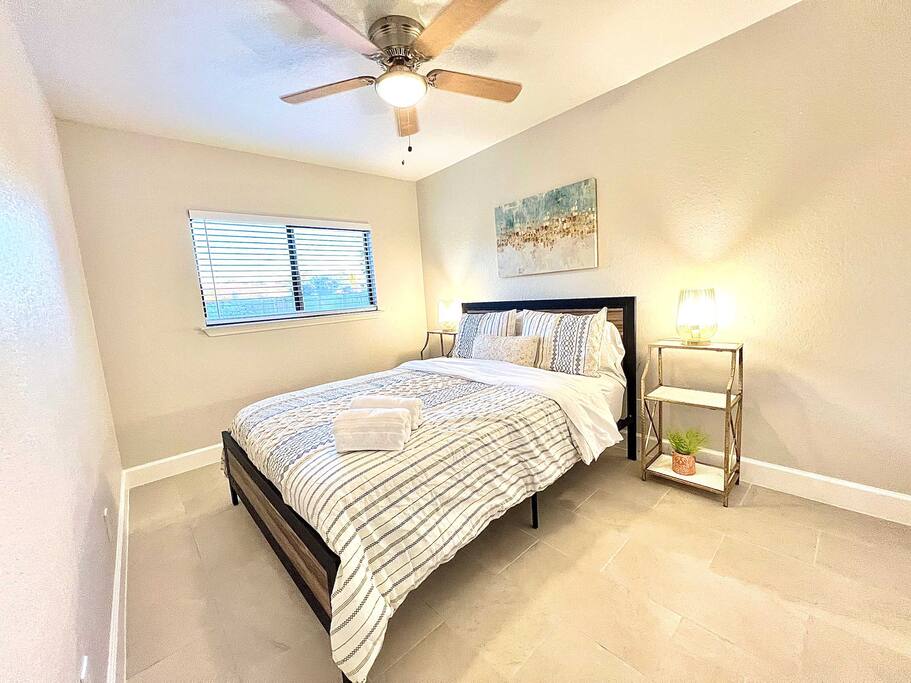 4BR Family Oasis | Prime Location, Fast Wi-Fi-TCF