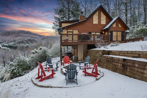 A winter dream where snow is a bonus, not a guarantee! Cozy up by the firepit & enjoy the mountain views. Book your perfect escape!