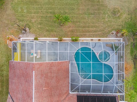 The Yellow Vacation Home | Heated Pool & Spa