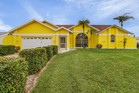 The Yellow Vacation Home | Heated Pool & Spa