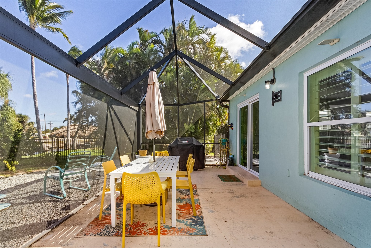 the-60s-2-min-gulf-access-pool-pet-friendly/