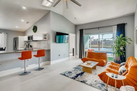 Lakeview Luxury Villa w/ Pool Heat available