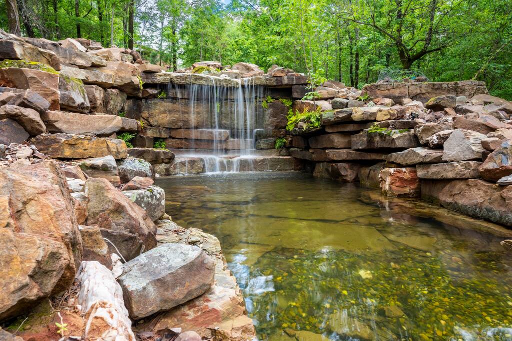 Relaxing waterfall retreat!