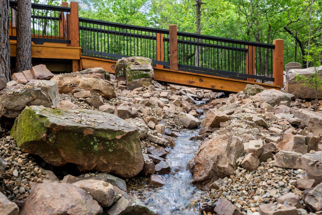 Relaxing waterfall retreat!
