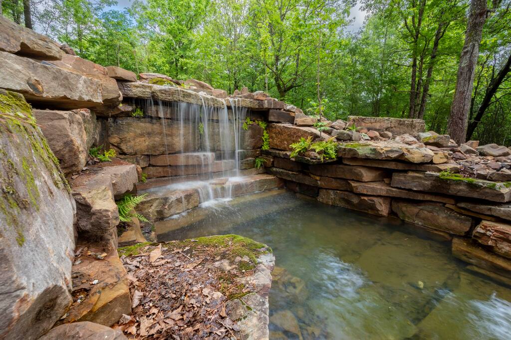 Relaxing waterfall retreat!