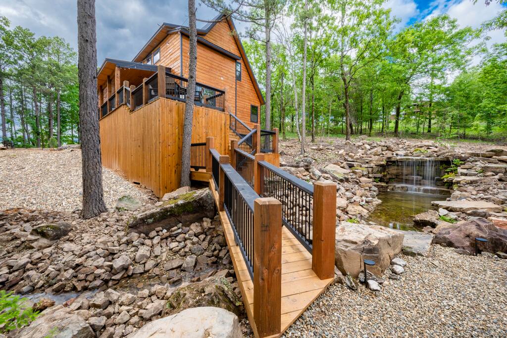 Relaxing waterfall retreat!