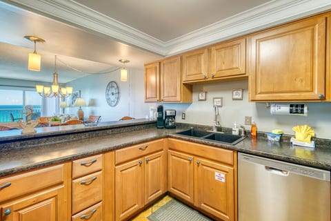 D602 | The Beach House Condominiums