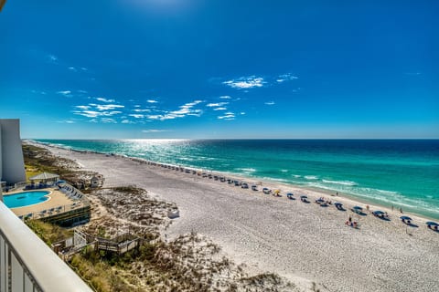 D602 | The Beach House Condominiums