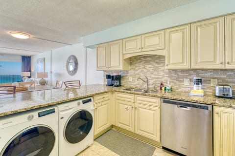 C602 | The Beach House Condominiums