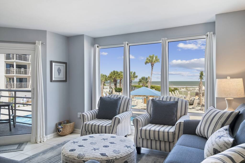 Family Room - Oceanfront Listing!  3125 Villamare - Hilton Head Island