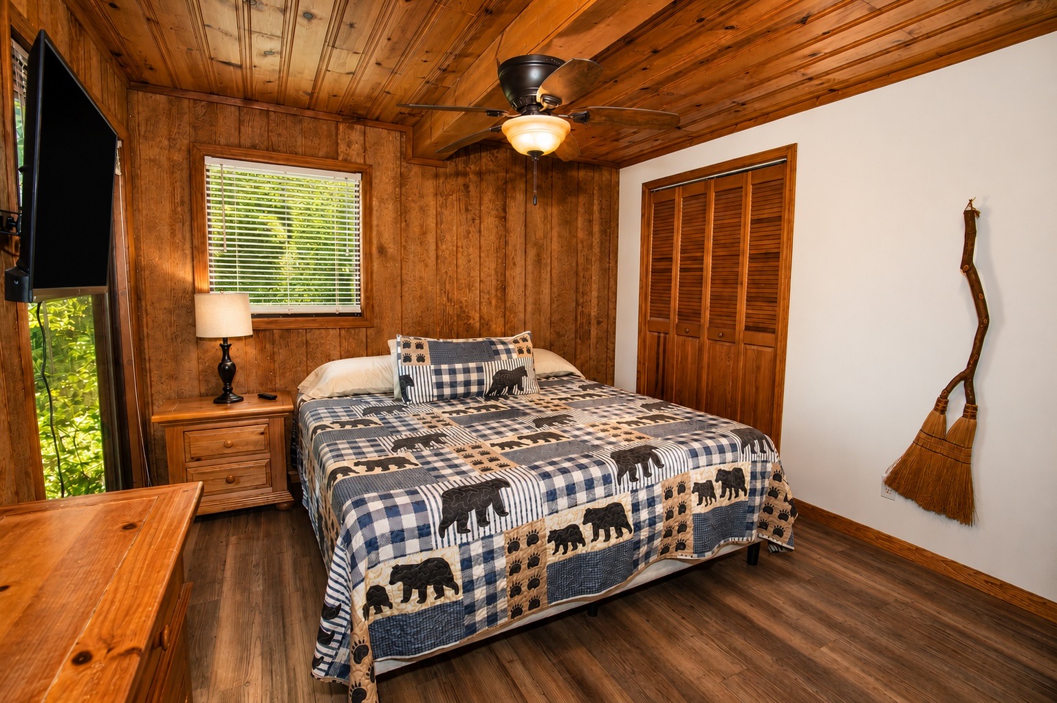 Main level bedroom w/picture window (king bed)