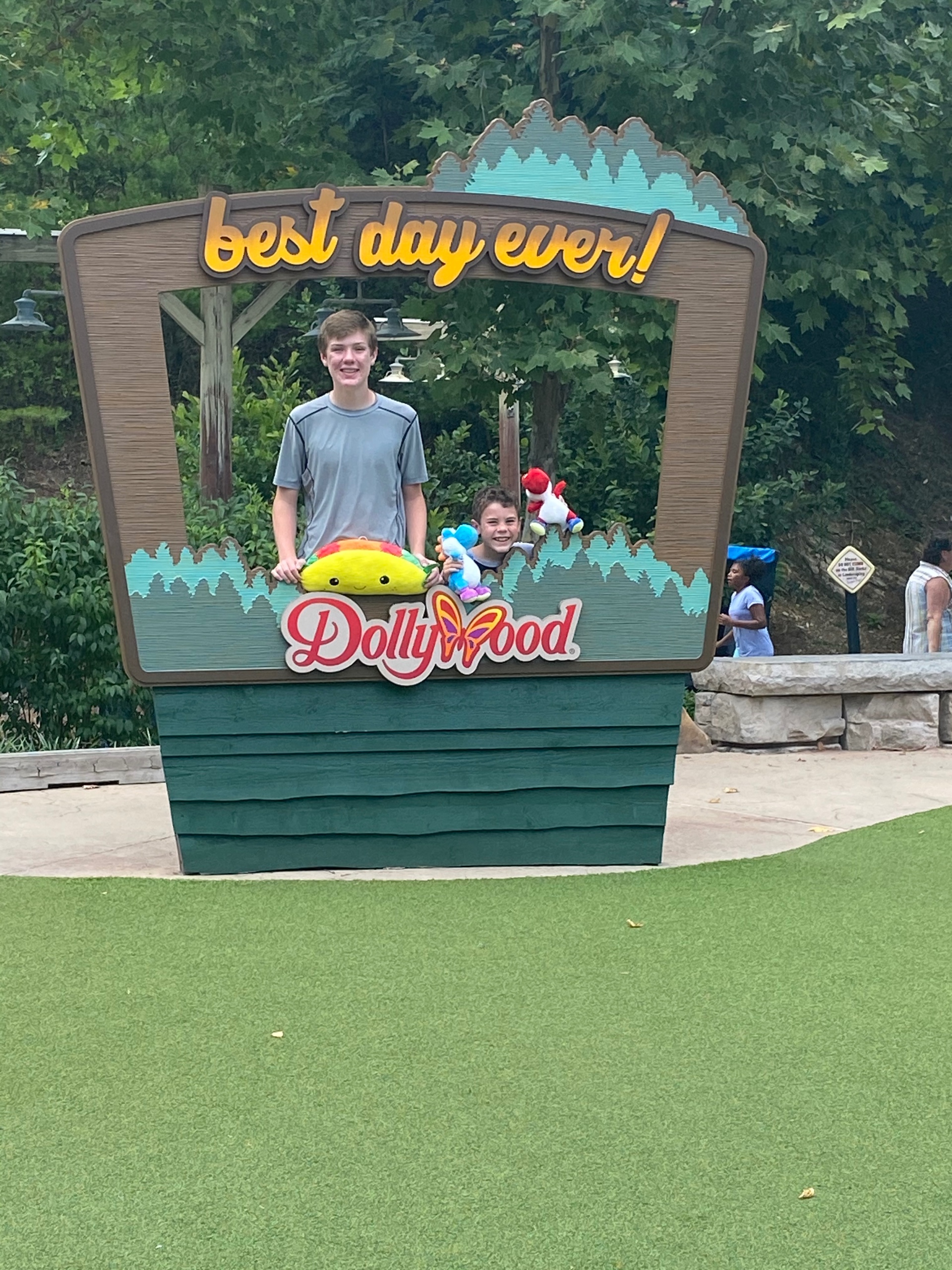 Close to Dollywood!