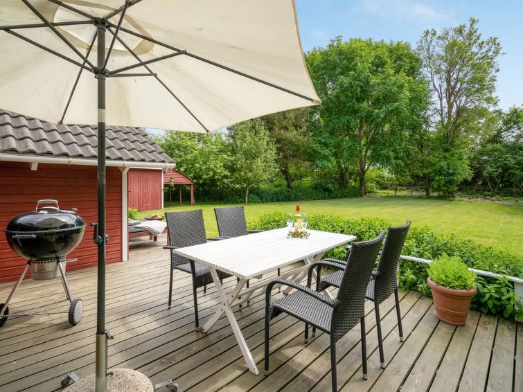 maard-325m-from-the-sea/