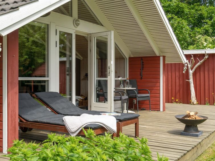 maard-325m-from-the-sea/