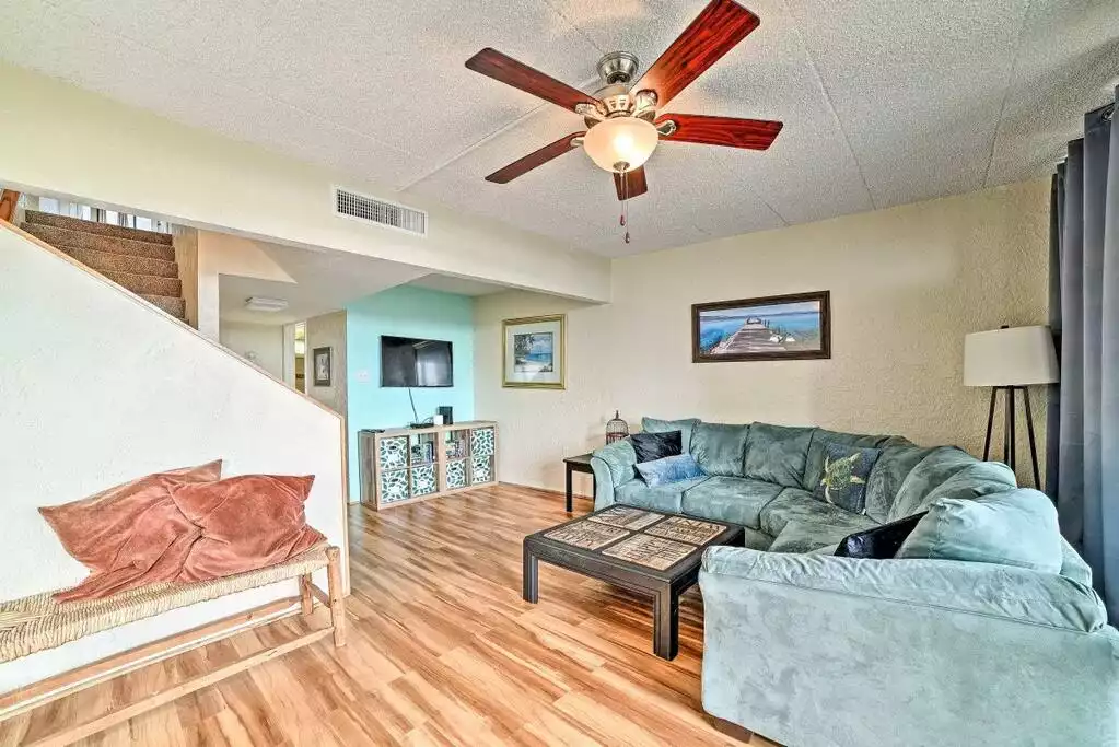 Sunny Padre Island Condo, Only 2 Mi to Beaches!