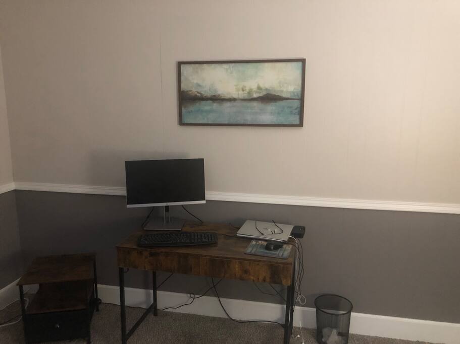 Living room - Charming 2-bdrm apt. Walk to stores & restaurants! - Scotia