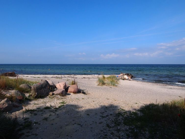 radojka-75m-from-the-sea/