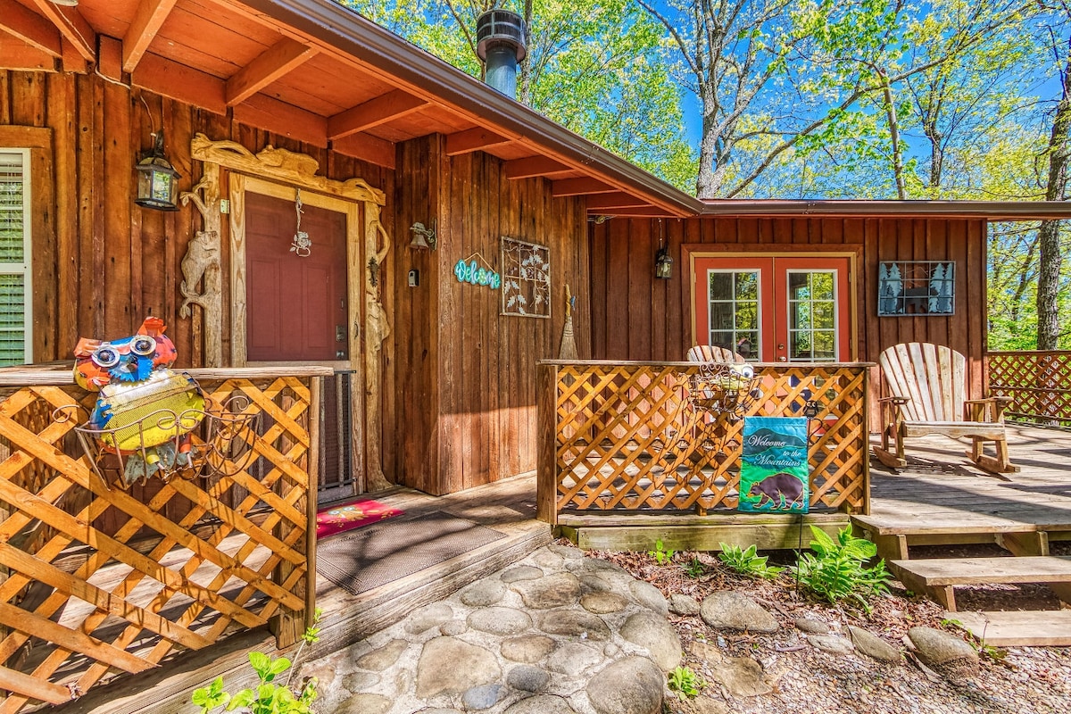 Two Owls and a View - Sevierville Two Owls and a View - Sevierville