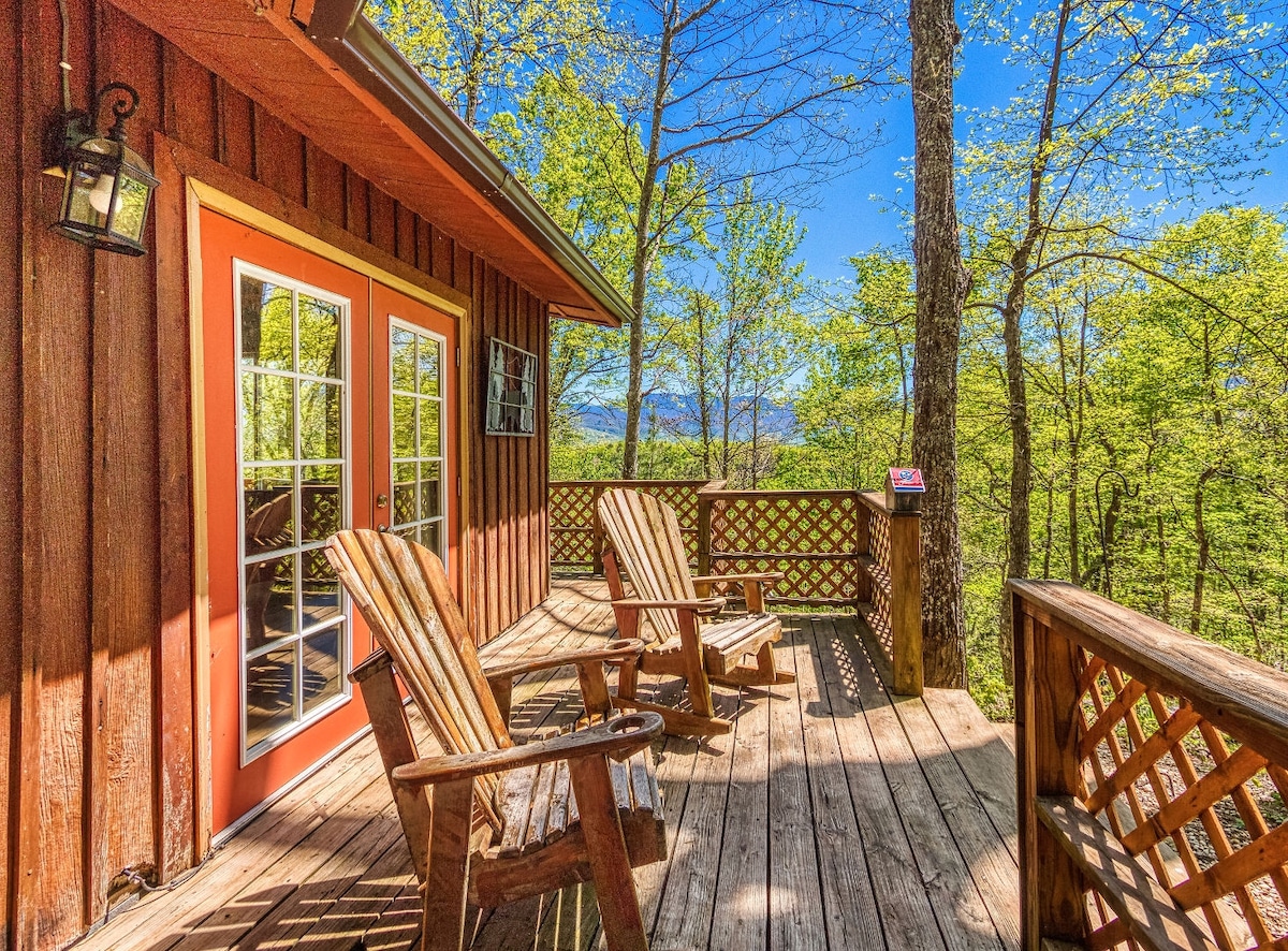 Two Owls and a View - Sevierville Two Owls and a View - Sevierville