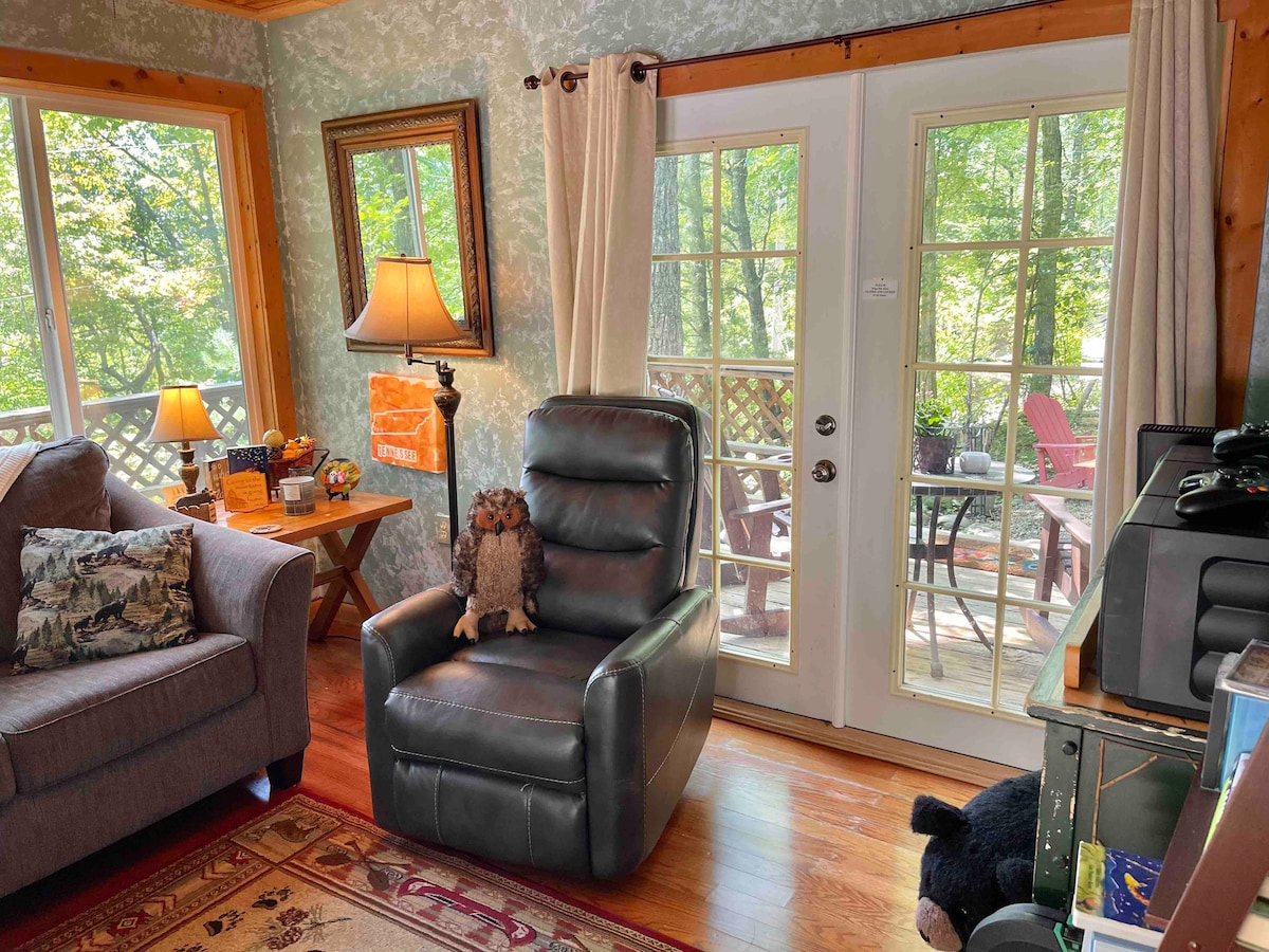 Two Owls and a View - Sevierville Two Owls and a View - Sevierville