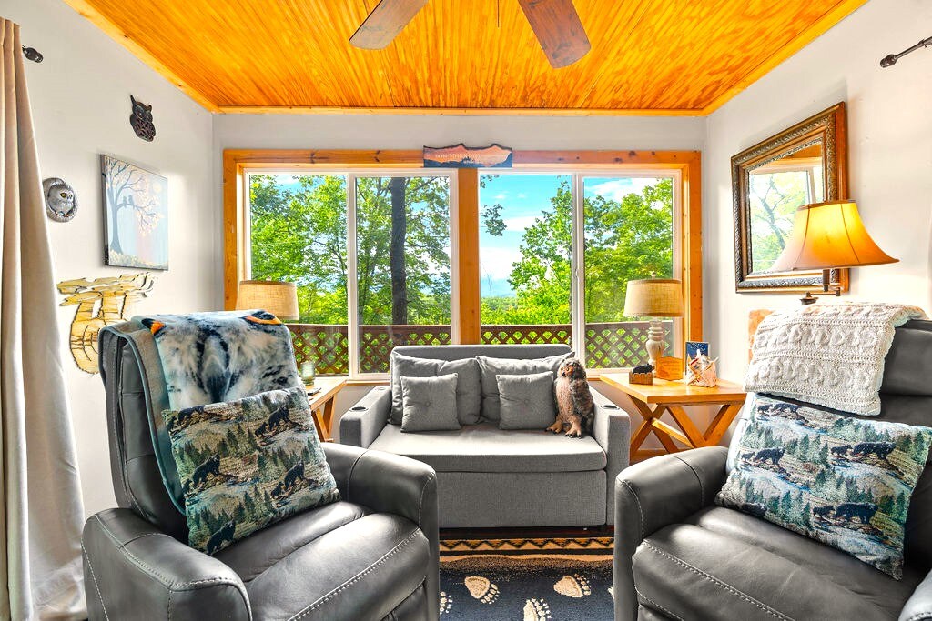 Two Owls and a View - Sevierville Two Owls and a View - Sevierville