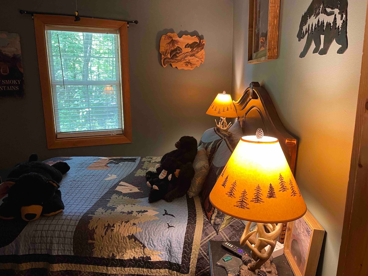 Two Owls and a View - Sevierville Two Owls and a View - Sevierville