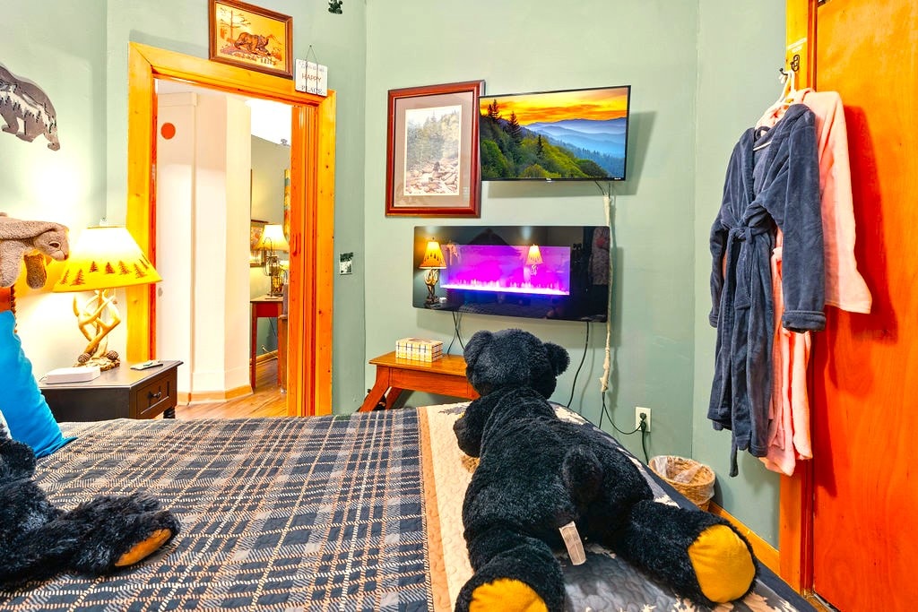 Two Owls and a View - Sevierville Two Owls and a View - Sevierville