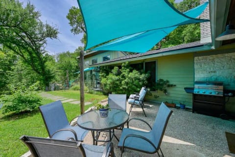 Gorgeous Five Bedroom On Creek