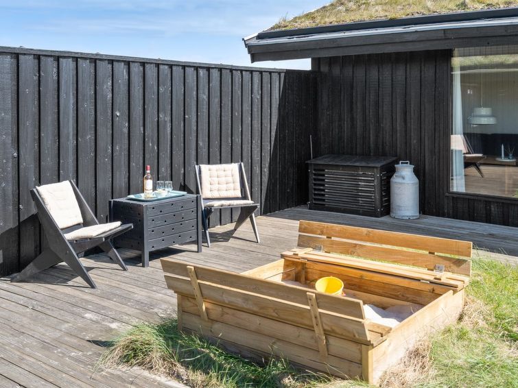 ilmari-190m-from-the-sea/