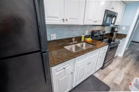 Full Sized Appliances in Kitchen Area