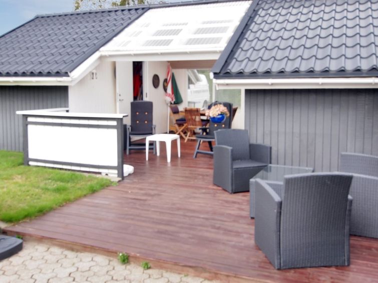 vrage-800m-from-the-sea/