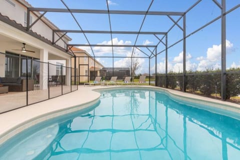 Oversized pool can be heated for a small heating fee.