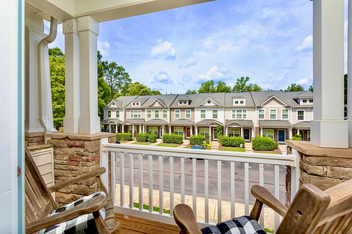 kamp-koral-walk-to-umstead-5-miles-to-airport/