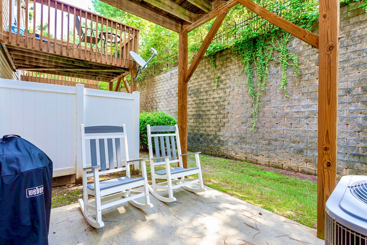 kamp-koral-walk-to-umstead-5-miles-to-airport/