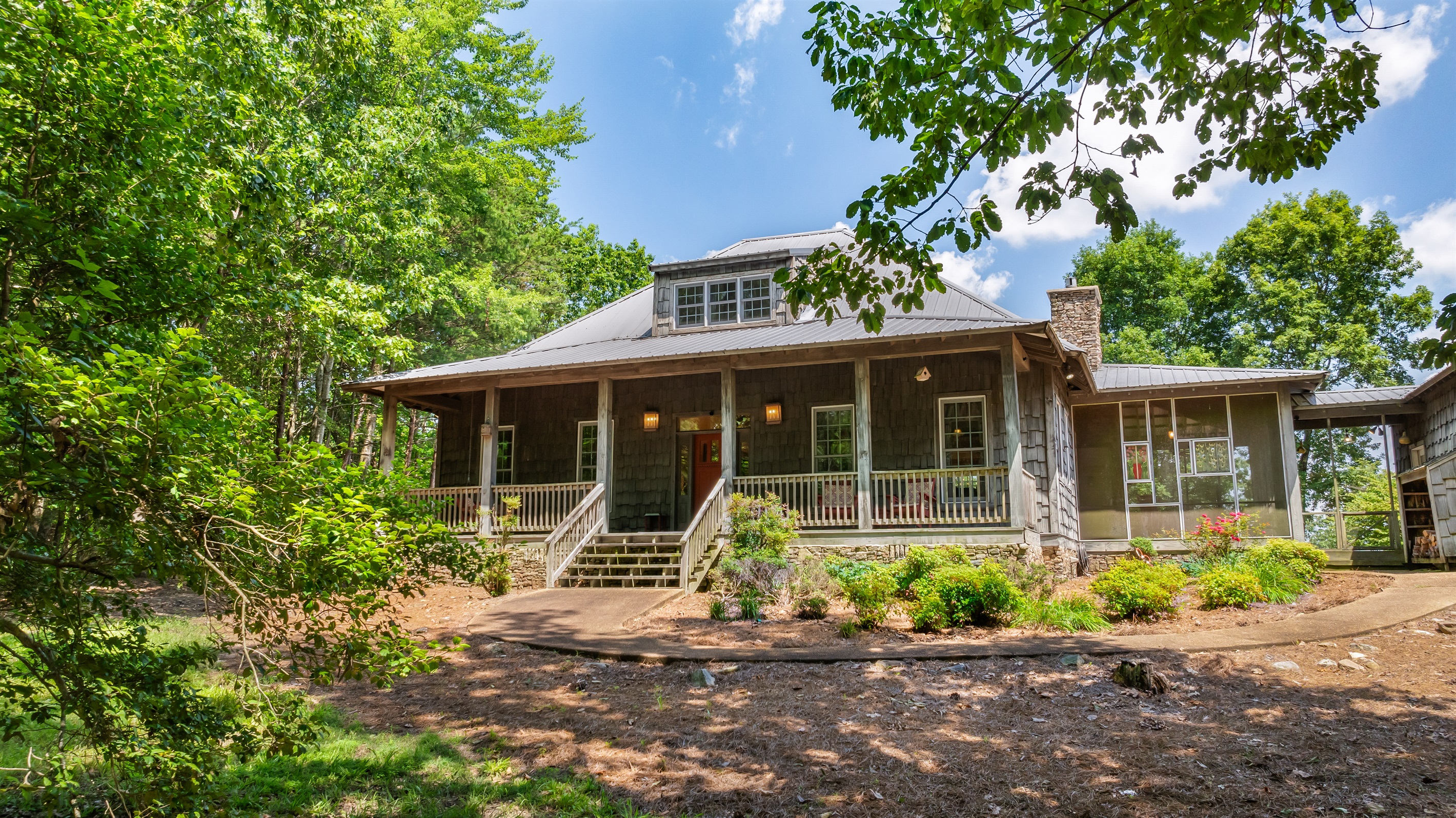 Canyon Hideaway Cottage - Summer Views :)