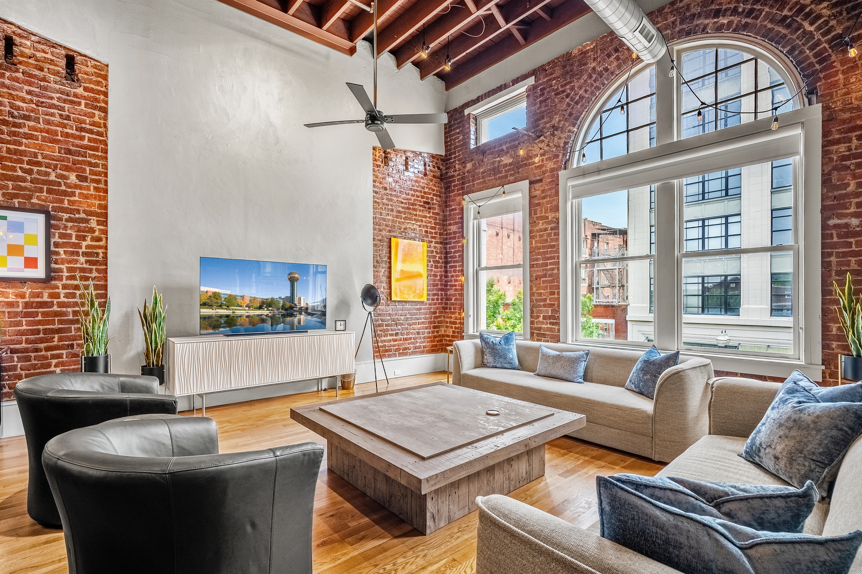 lux-100-block-penthouse/