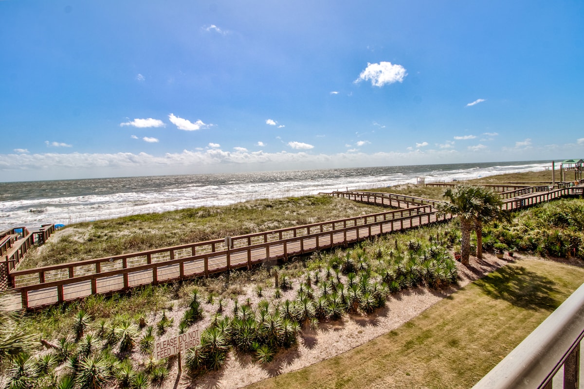 Oceanfront Pool Elevator Boardwalk - Carolina Beach Oceanfront Pool Elevator Boardwalk - Carolina Beach